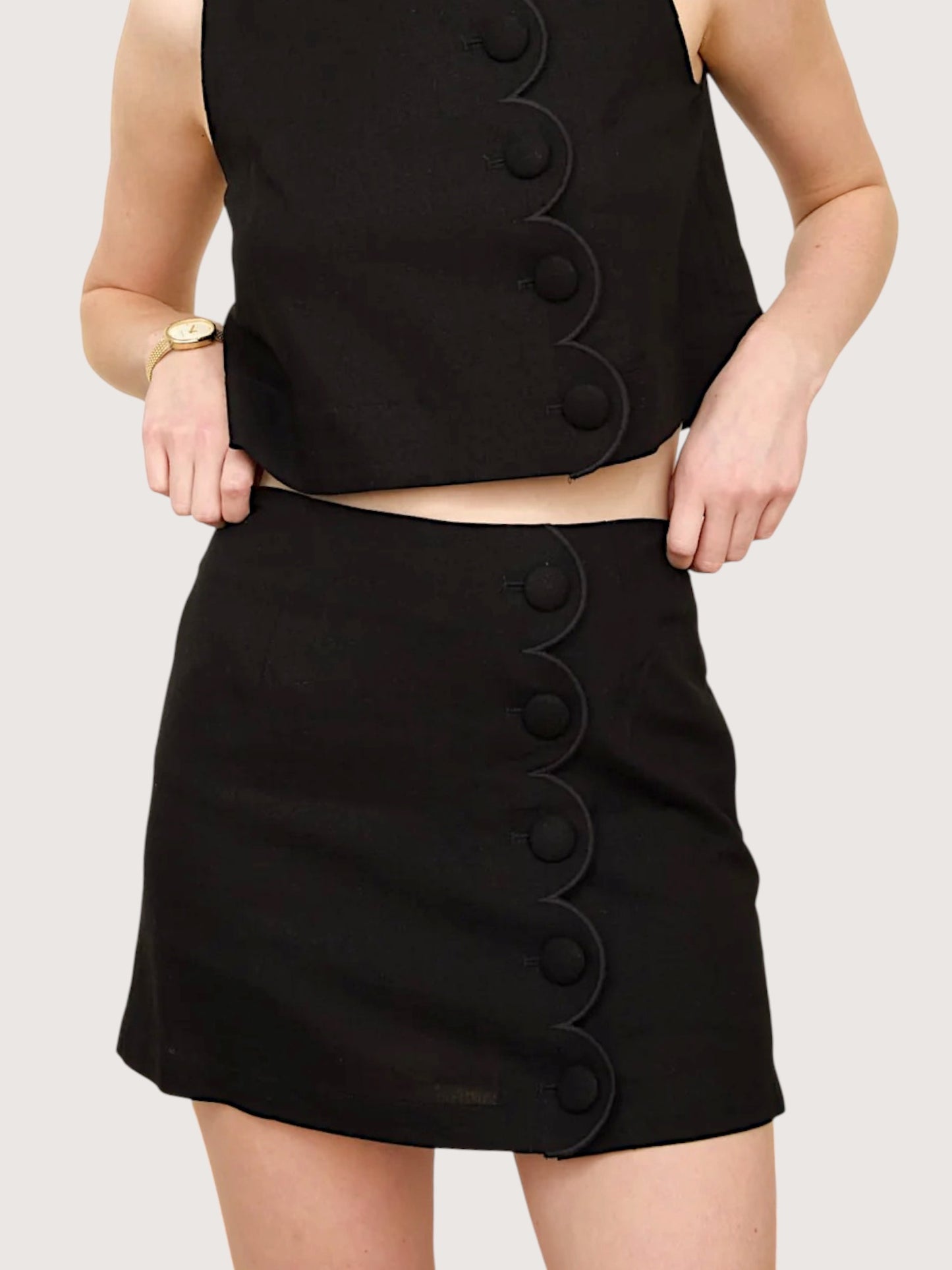 Scallop Trim Skort | Black