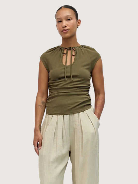 Kelsi Keyhole Top | Olive